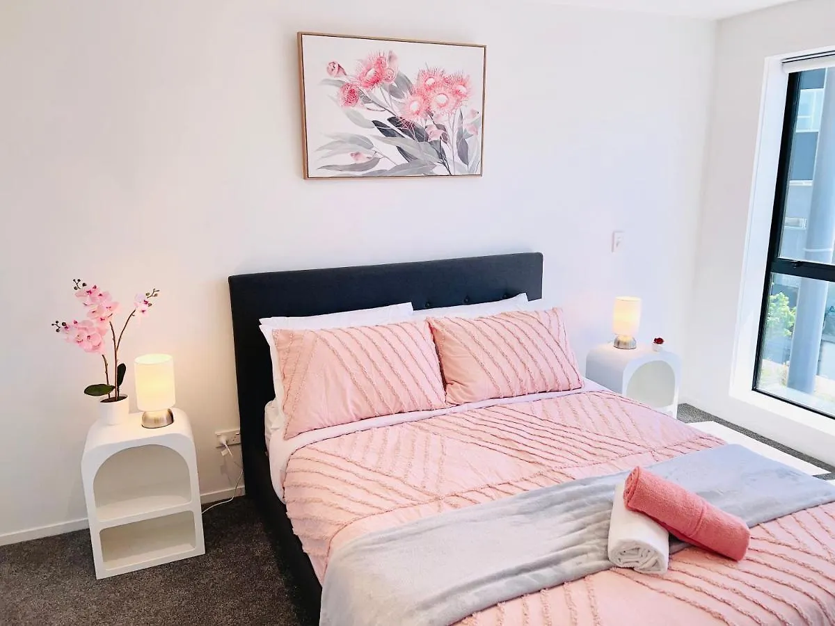 Walking Distance To Riverside Market & Hospital Christchurch Apartment