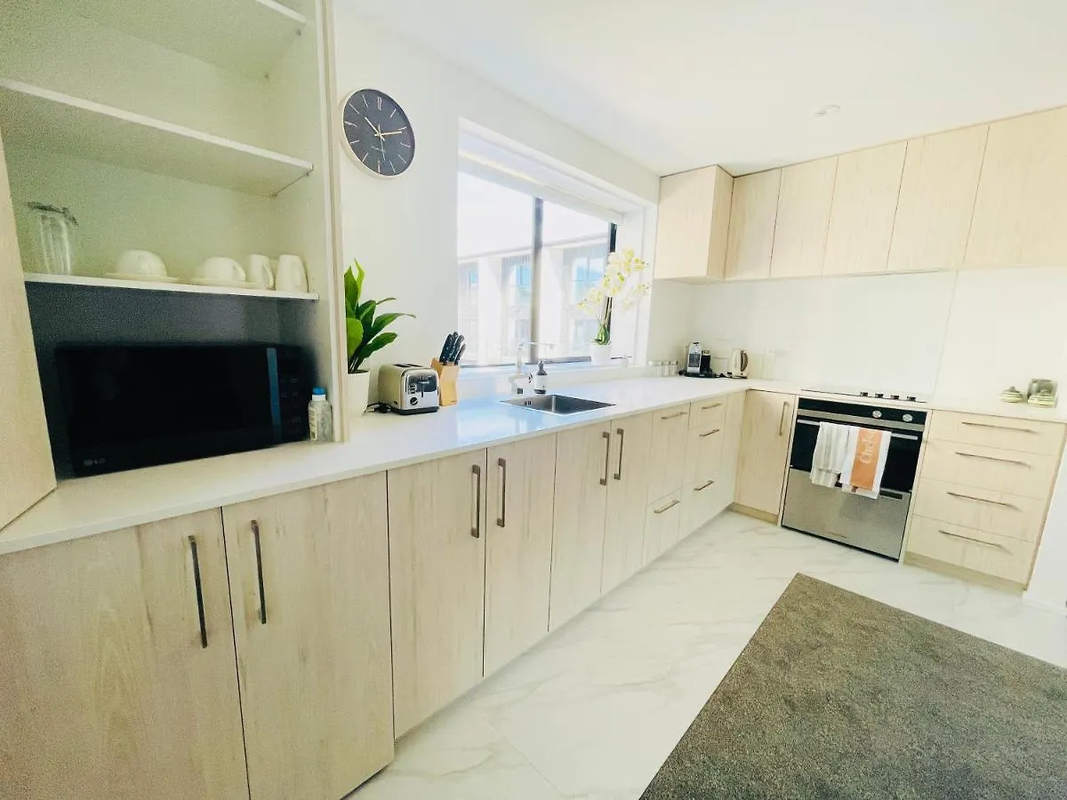 Walking Distance To Riverside Market & Hospital Christchurch