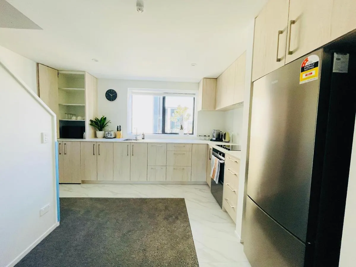 Walking Distance To Riverside Market & Hospital Christchurch Apartment