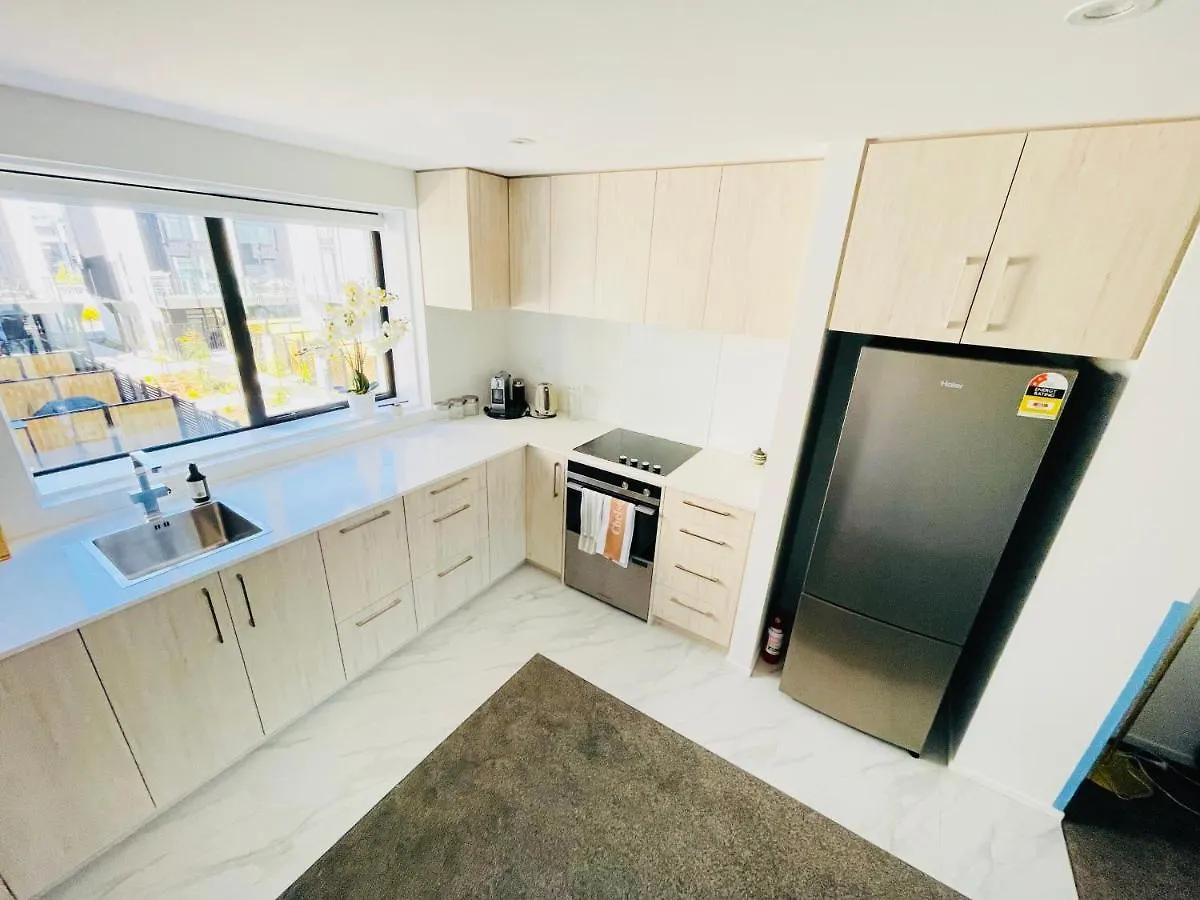 Walking Distance To Riverside Market & Hospital Christchurch